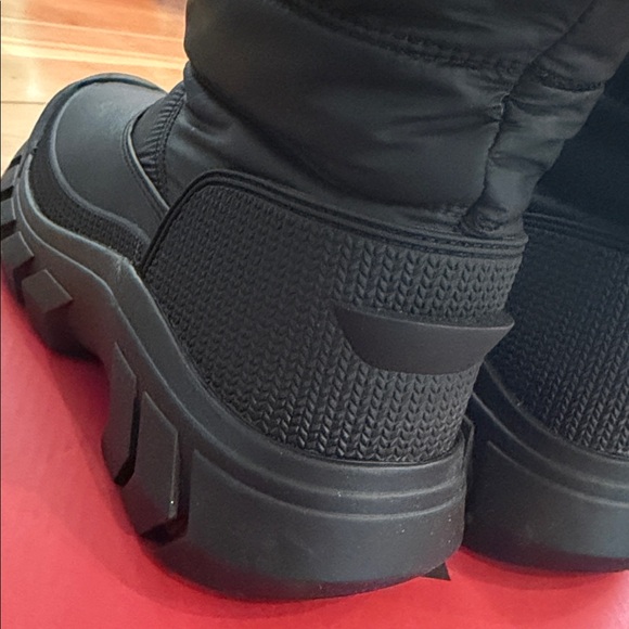 Hunter Black Insulated Boots - Picture 6 of 7